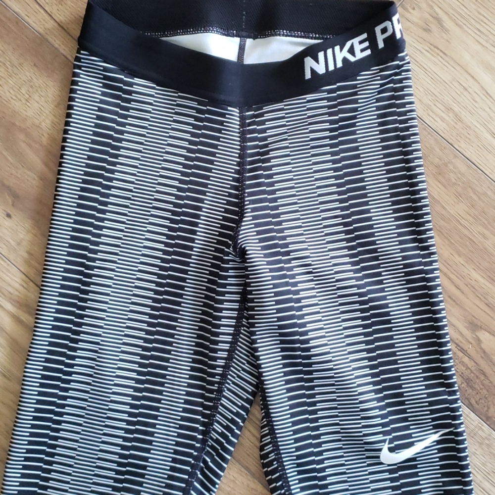 Tights - Picture 2 of 2